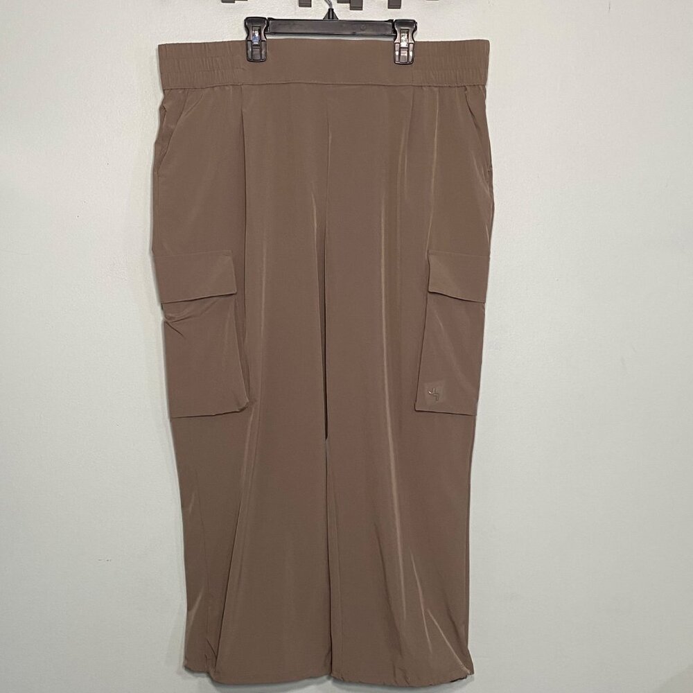 Womens XXL Lightweight Quick Dry Capris With Cargo Pockets
